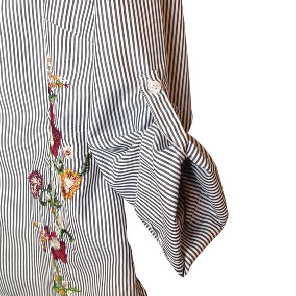 Kontrol Contemporary Embroidered Blue Striped Rose Floral Top - Picture 5 of 8